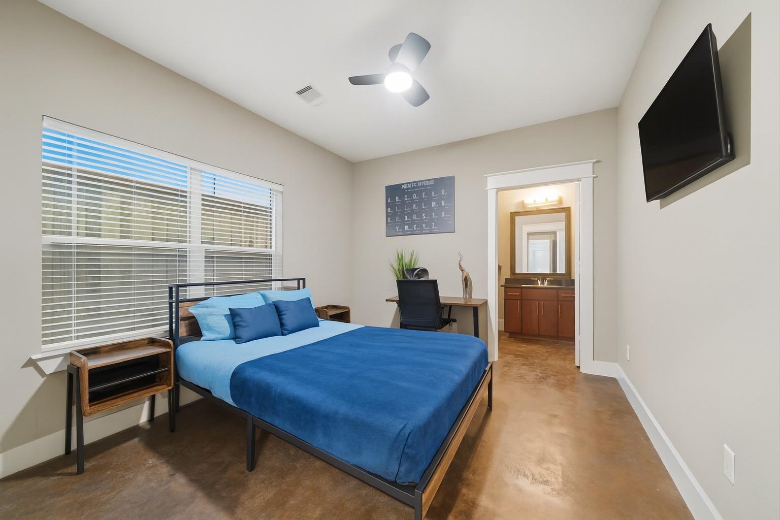 1036 W 24th Street