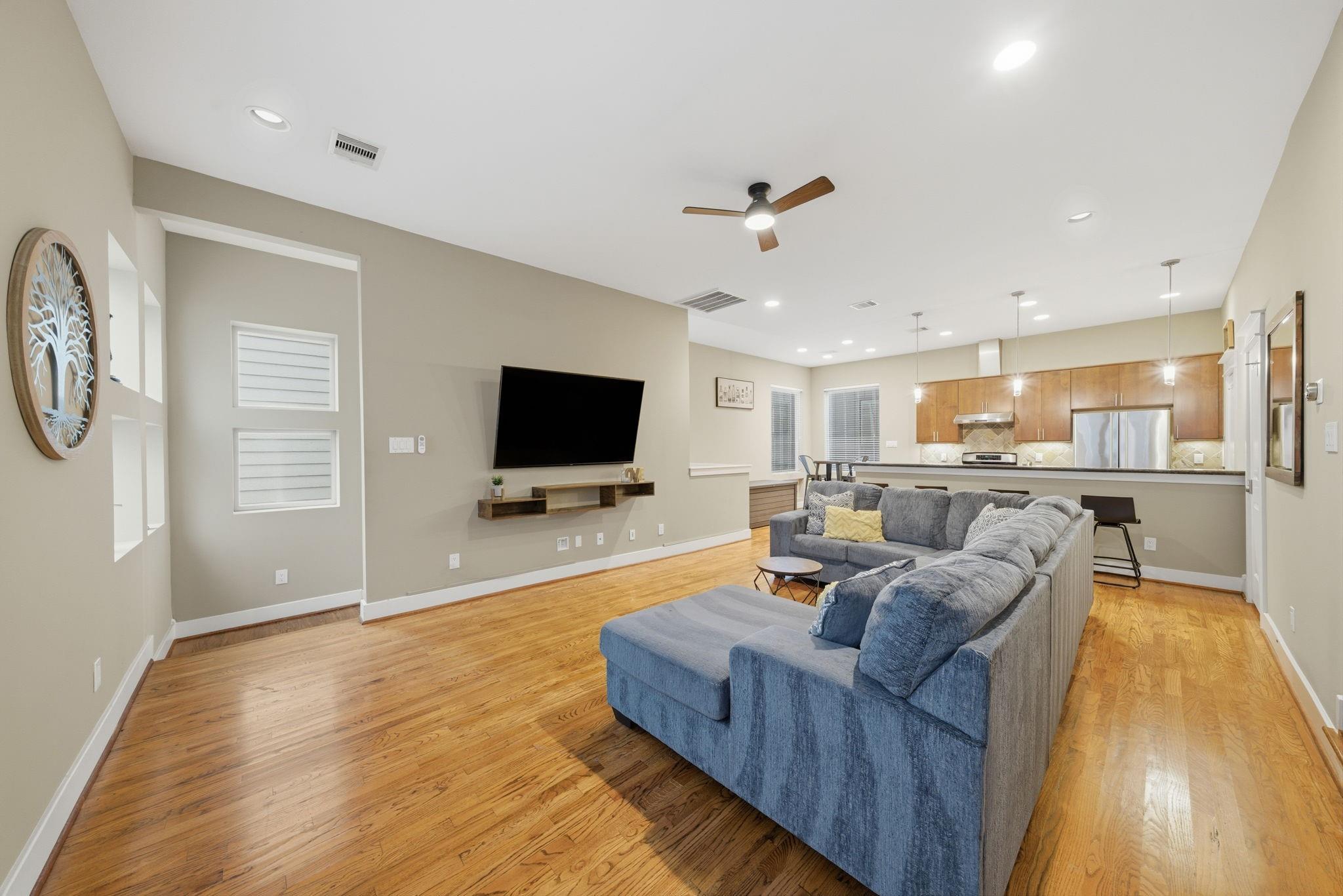 1036 W 24th Street