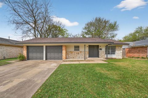 Photo of 9931 Old Orchard Road, La Porte, TX 77571 (MLS # 94136653)