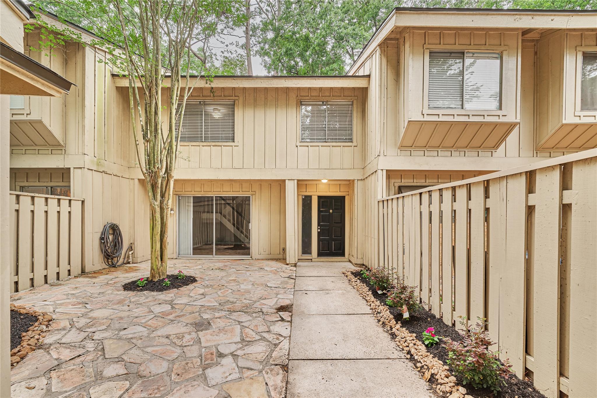 2425 W Settlers Way