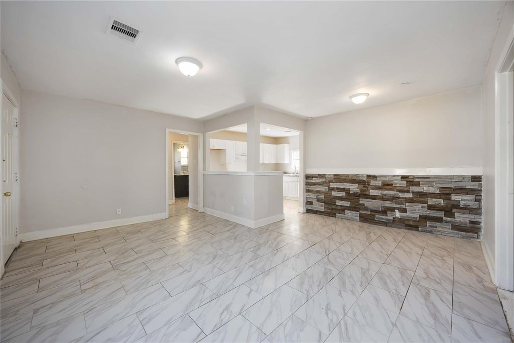 Photo of 5934 Belcrest Street, Houston, TX 77033 (MLS # 20116378)