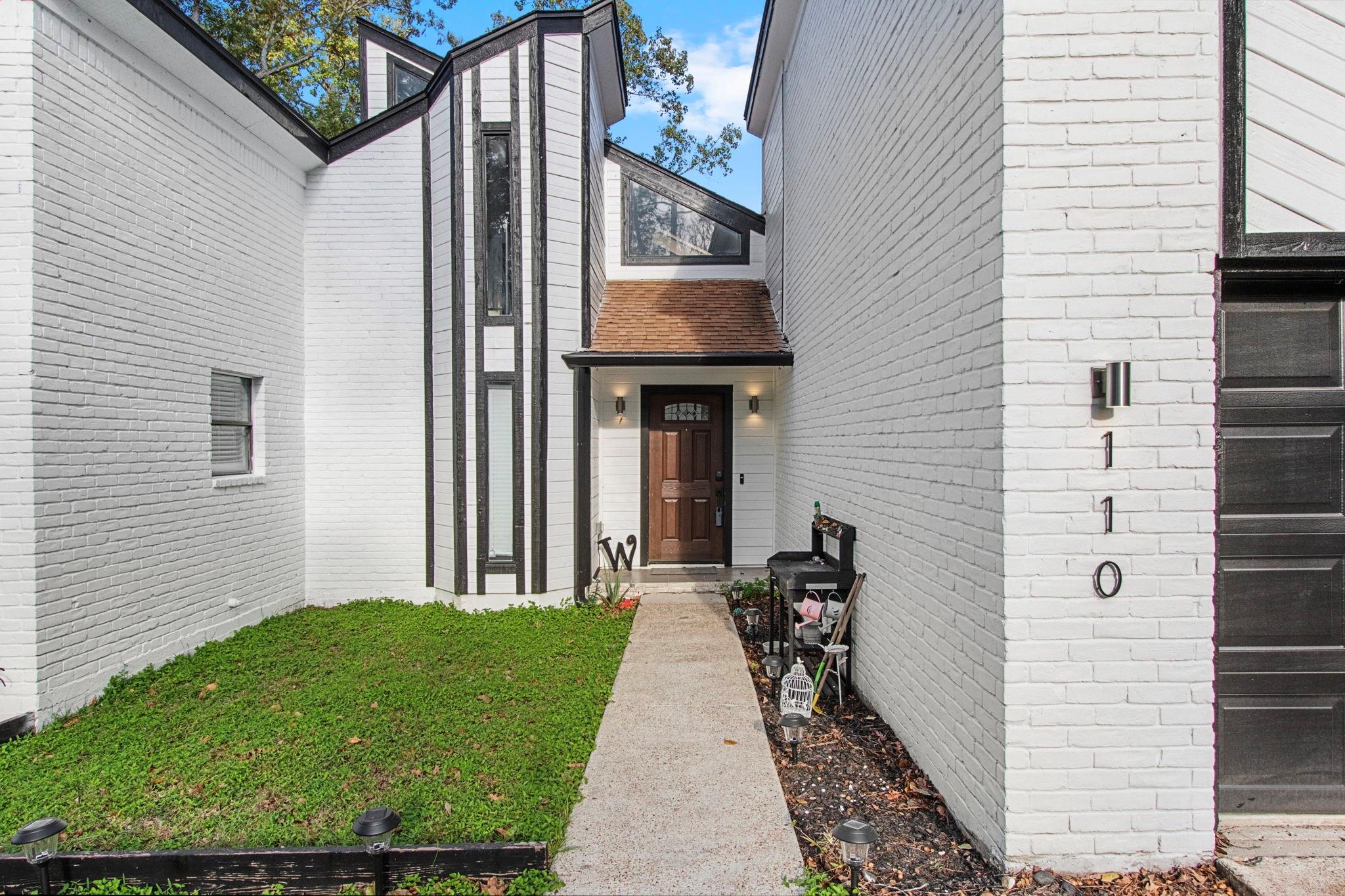 110 Hanover Lane