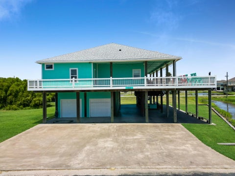 Photo of 922 Palmridge Drive, Crystal Beach, TX 77650 (MLS # 11054456)