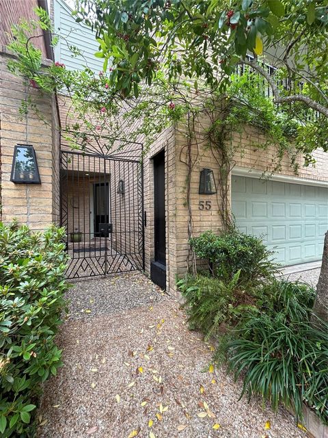 Photo of 10 S Briar Hollow Lane #55, Houston, TX 77027 (MLS # 67919862)