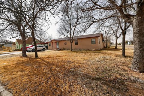 Photo of 329 N Briscoe Avenue, Tulia, TX 79088 (MLS # 13162181)