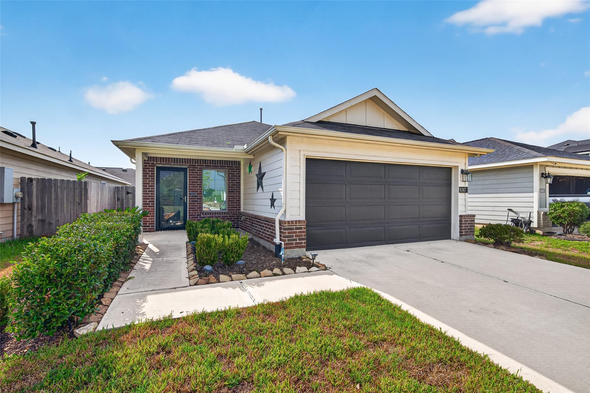6747 Scarlet Sagebrush Street