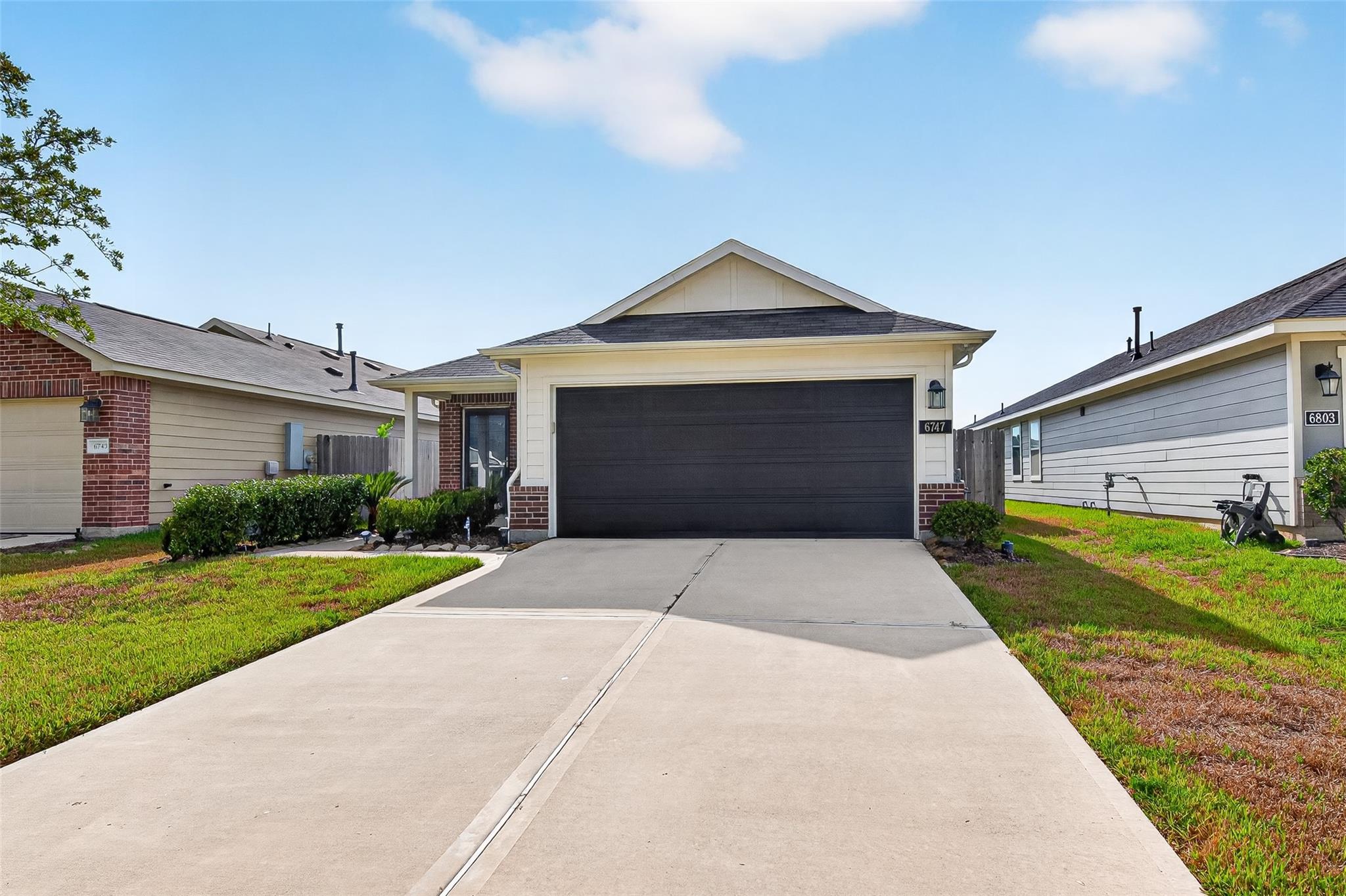 6747 Scarlet Sagebrush Street