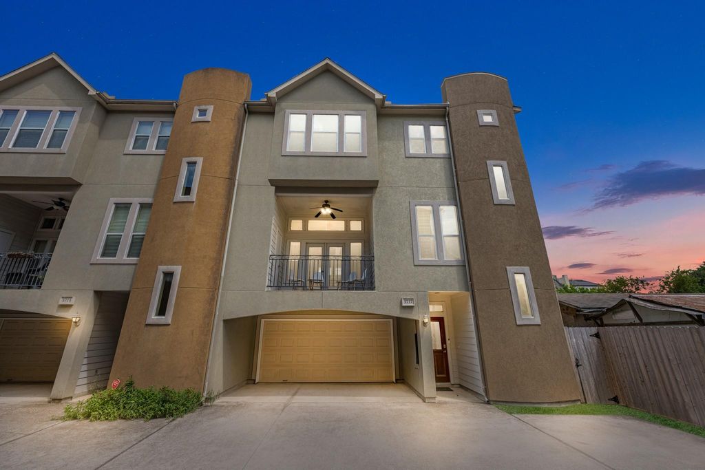 Photo of 5717 Petty Street, Houston, TX 77007 (MLS # 23568648)