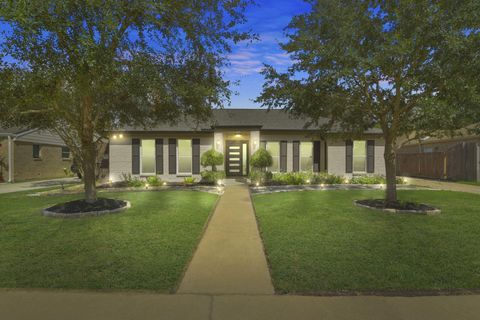 Photo of 15710 Creekhaven Drive, Houston, TX 77084 (MLS # 37686541)