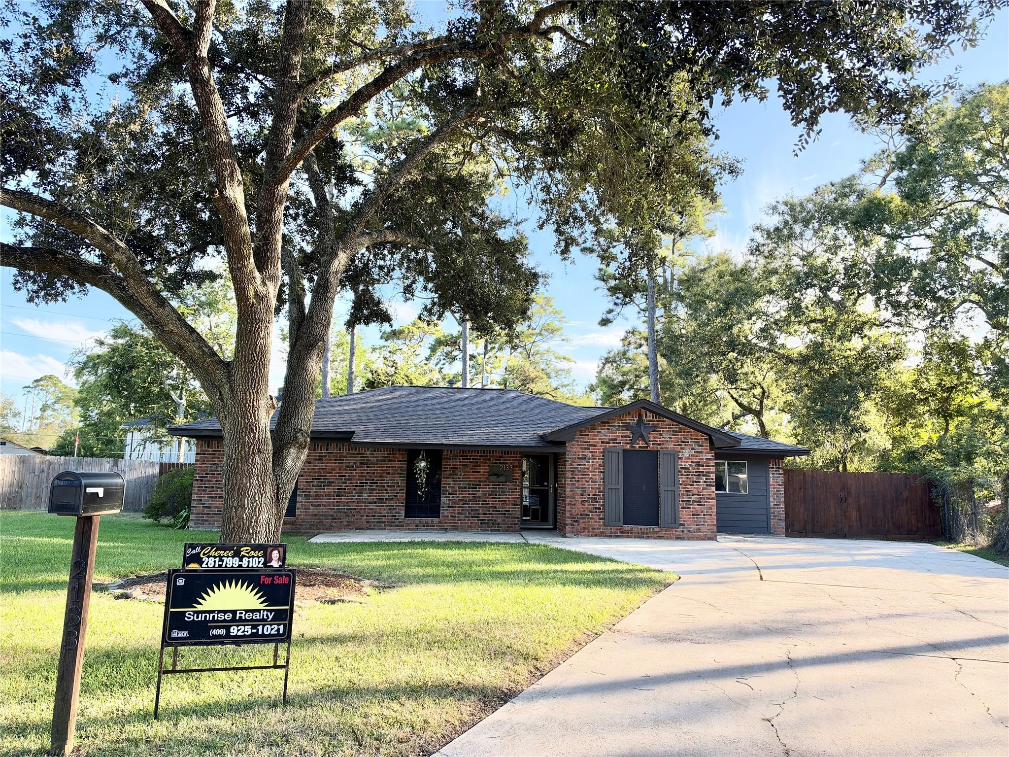 2133 Greenlee Lane