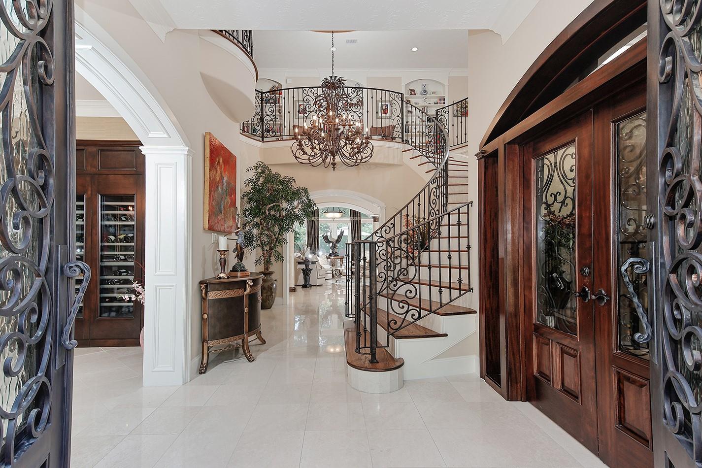 14 N Palmiera Circle