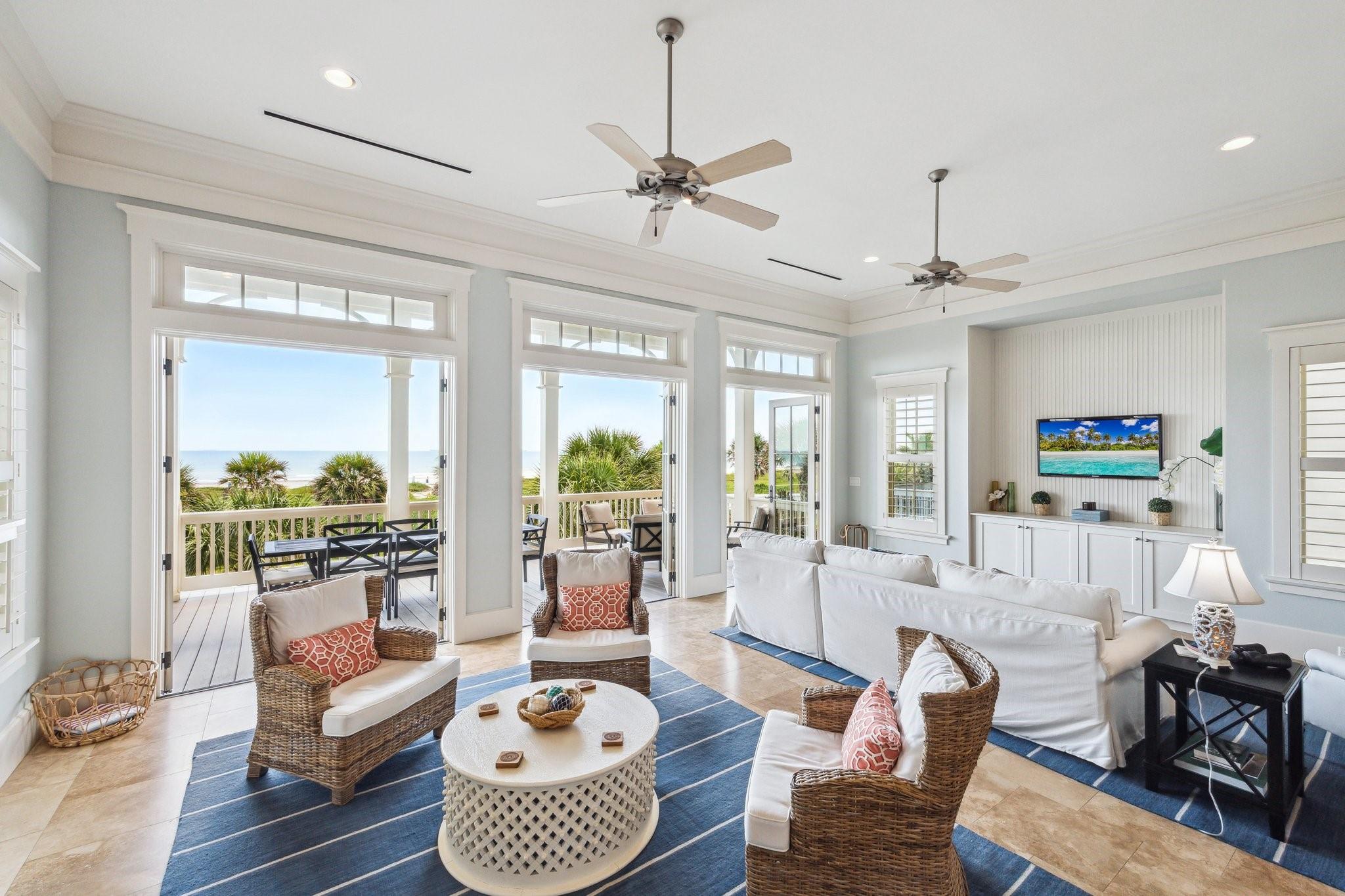 2553 E Seaside Drive