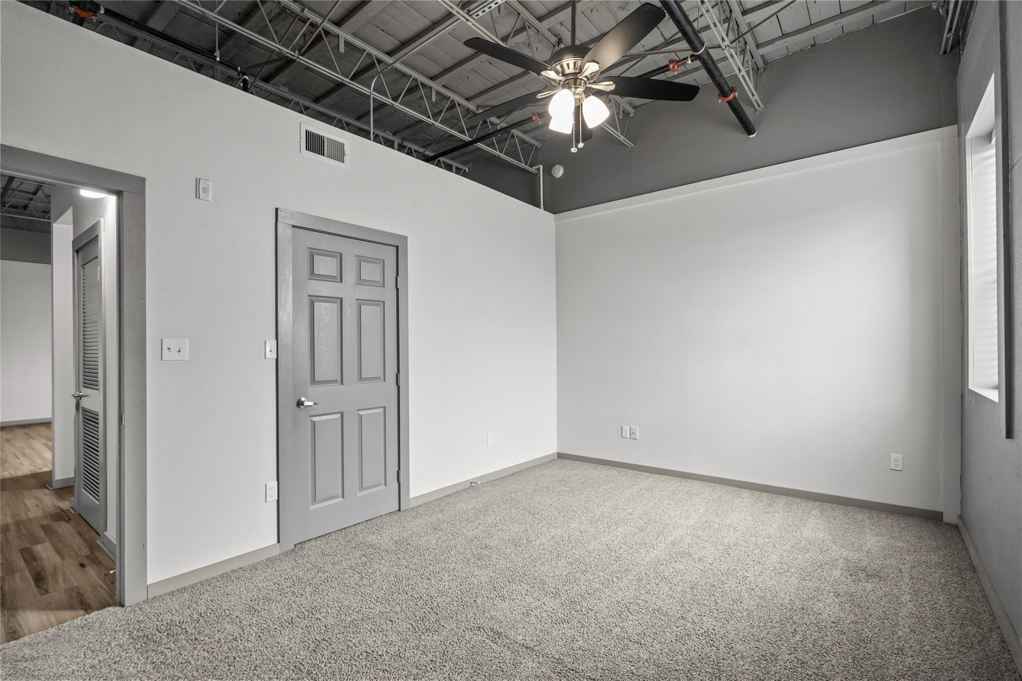 612 W Texas Avenue 228