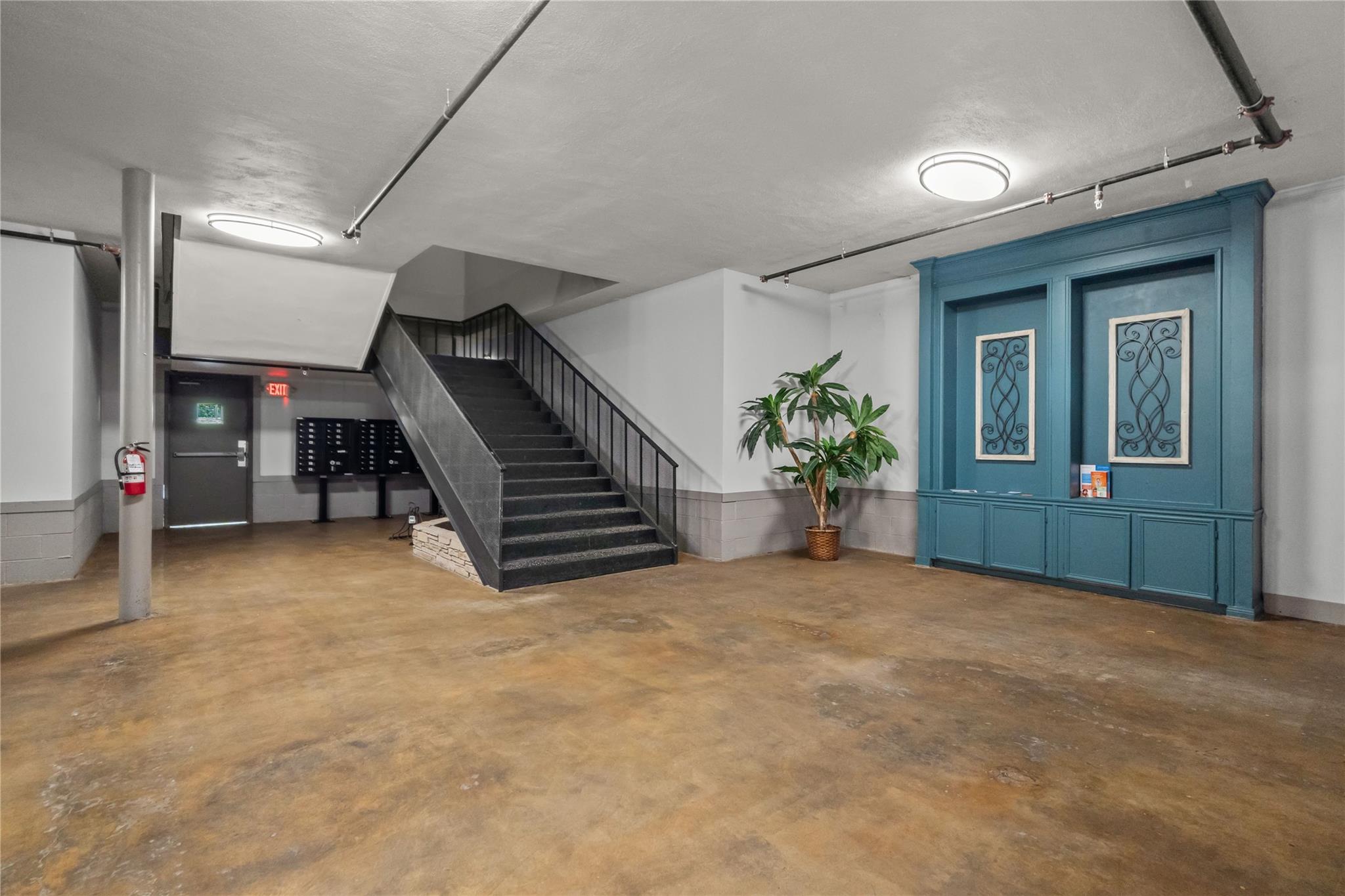 612 W Texas Avenue 228