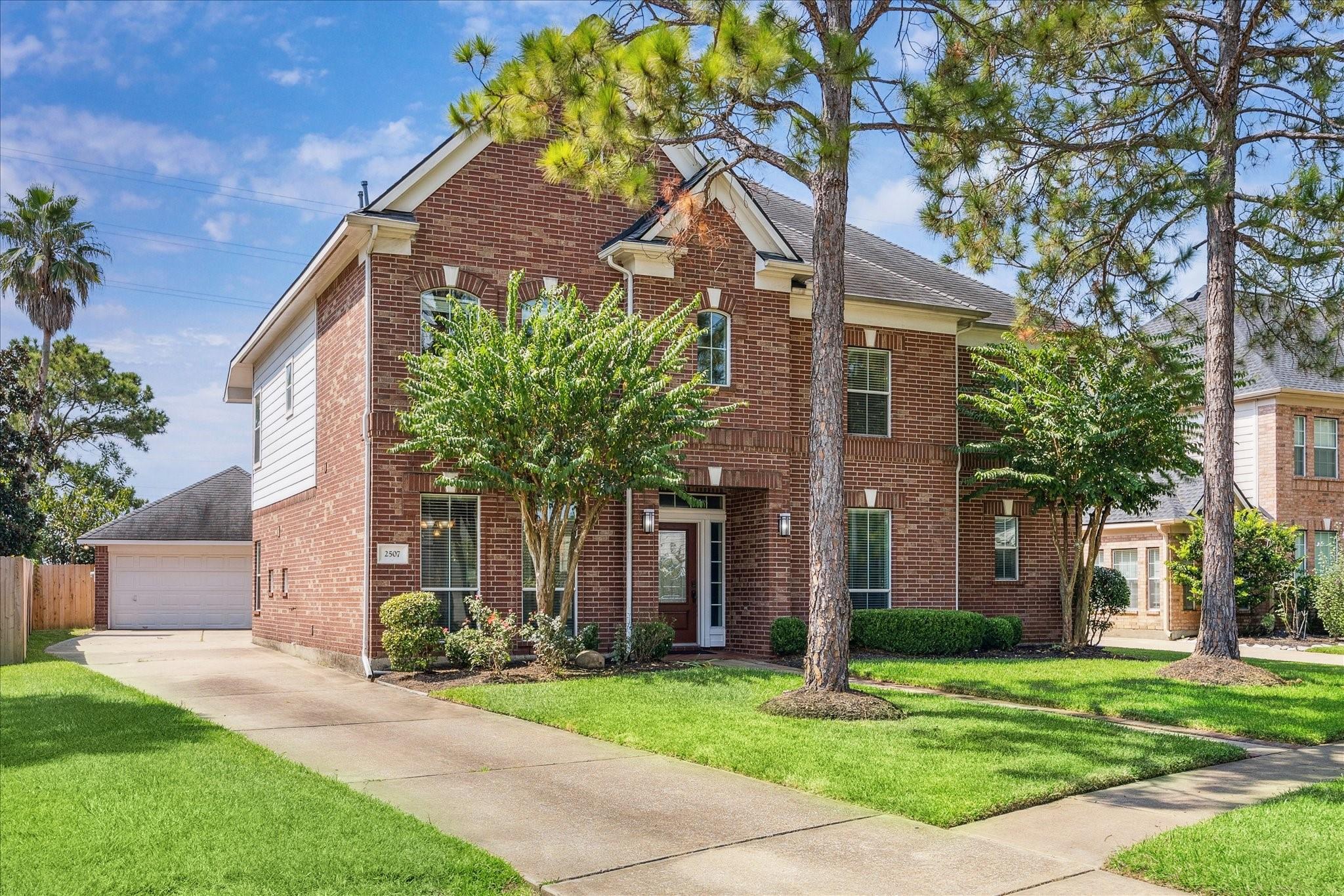2507 Lansing Circle