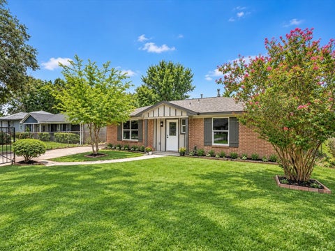 Homes For Rent - 5039 Briscoe Street<br/> Houston, TX 77033