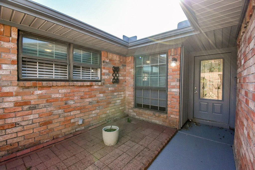 Photo of 1918 Tulsa Street, Deer Park, TX 77536 (MLS # 68580666)