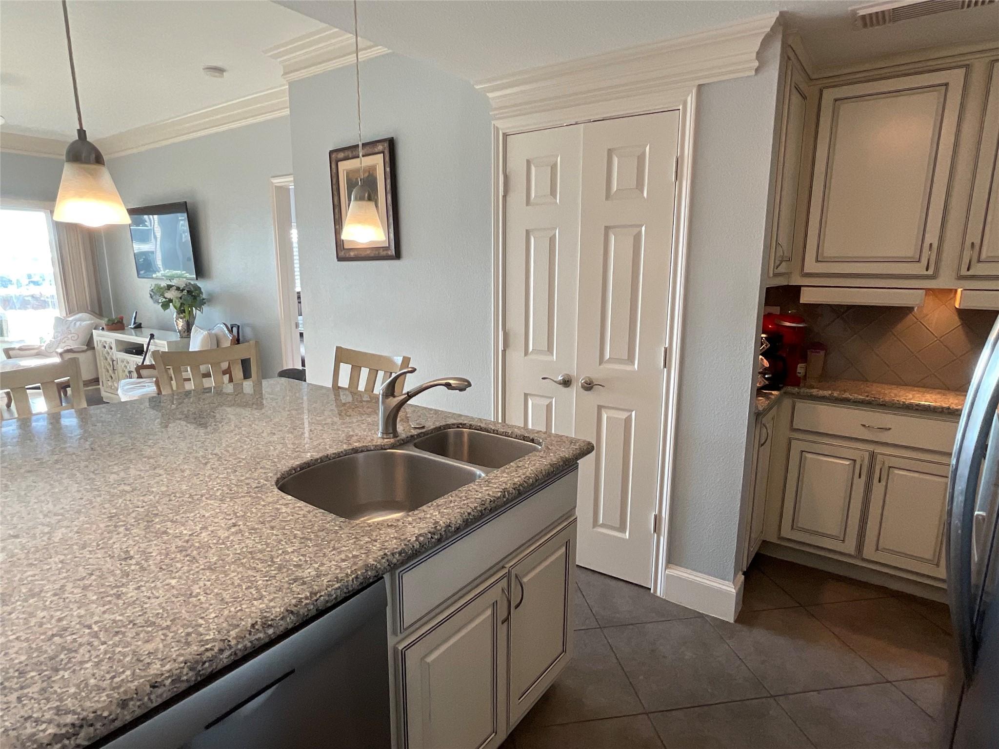 12800 Melville A-212