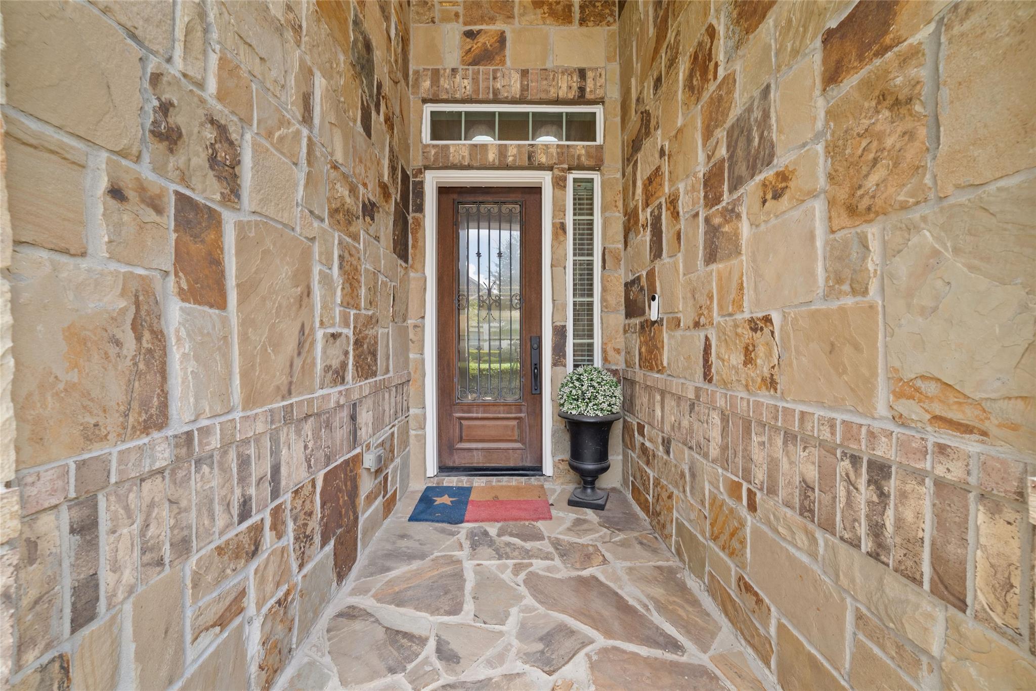 9902 Papyrus Rush Court
