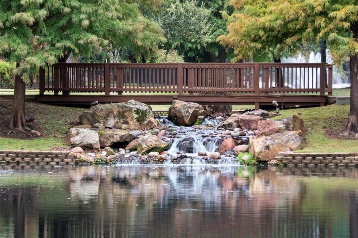 2406 Randal Point Court