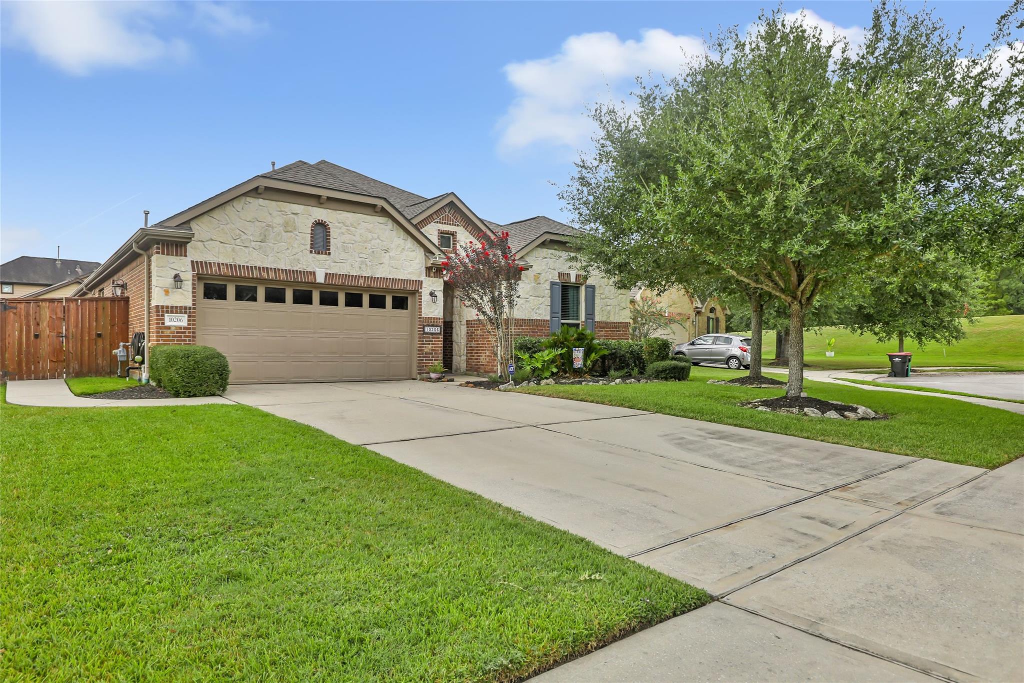 10206 Eagle Hollow Drive
