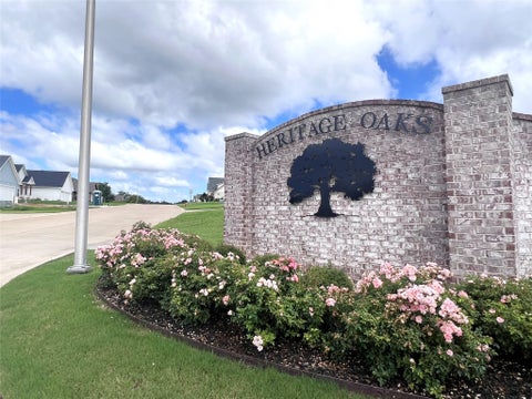 Photo of 2404 Oak Hollow Lane, Brenham, TX 77833 (MLS # 27692264)
