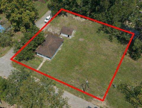 Photo of 701 Clay Street St, Cleveland, TX 77327 (MLS # 61024297)