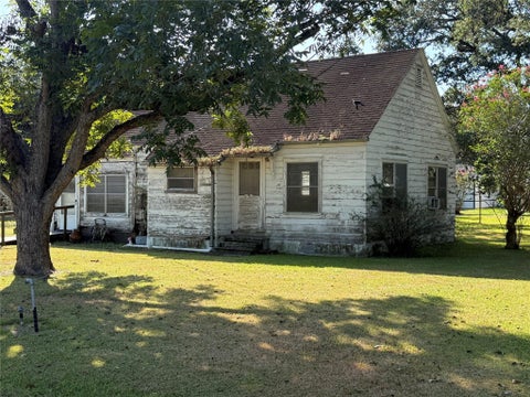 Photo of 303 5th Street, Louise, TX 77455 (MLS # 53541541)