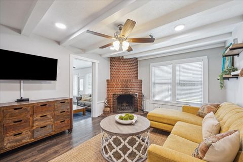 Photo of 711 S Tesch Street, Bellville, TX 77418 (MLS # 15345129)