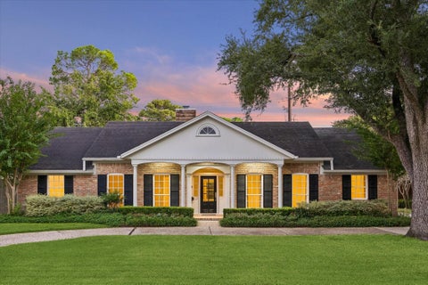 Photo of 6235 Sugar Hill Drive, Houston, TX 77057 (MLS # 57701986)