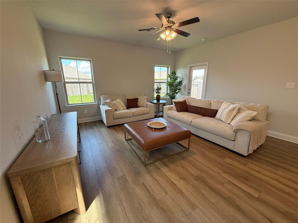 Photo of 4405 W Bayou Maison Circle, Dickinson, TX 77539 (MLS # 62204491)