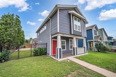 Photo of 4203 Darter Street, Houston, TX 77009 (MLS # 25760805)