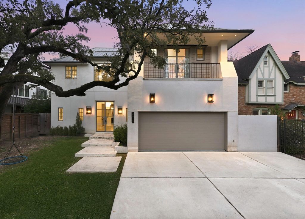 Photo of 2615 Yupon Street, Houston, TX 77006 (MLS # 94050276)