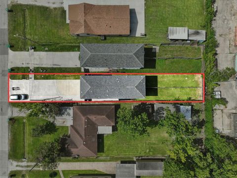 4112 Majestic Street B Houston TX 77026