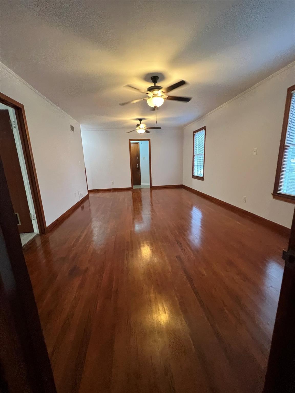4711 Avenue R 1/2