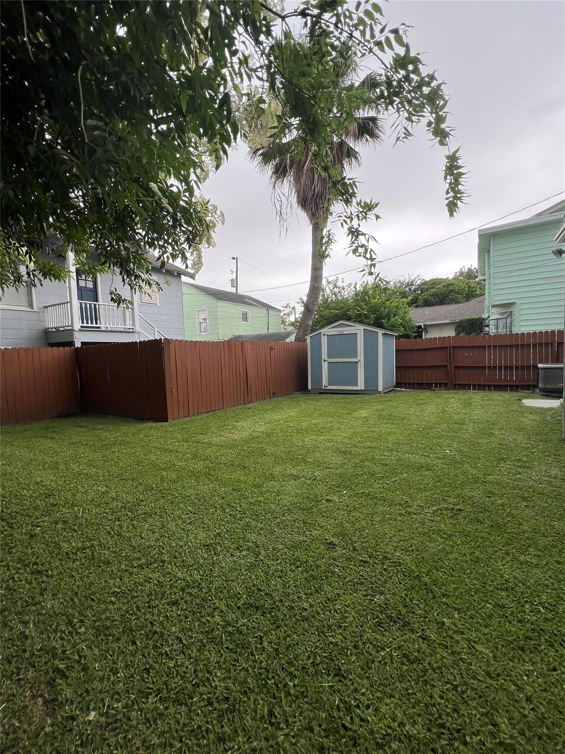 4711 Avenue R 1/2