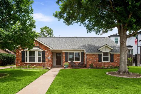 Homes For Sale - 5150 Grape Street<br/> Harris County, Houston, TX 77096