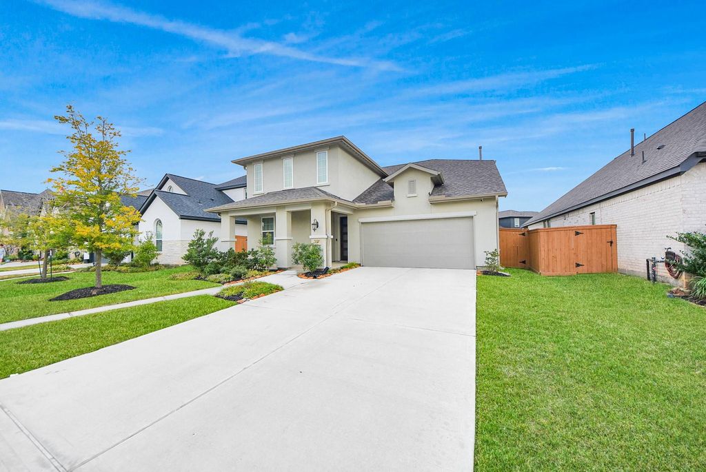 Photo of 647 Malibu Pines Drive, Katy, TX 77493 (MLS # 81998621)