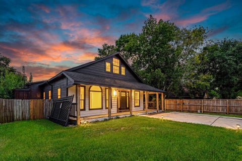 Photo of 6833 Stone Haven Way, Houston, TX 77085 (MLS # 78377608)