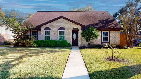 Photo of 1915 Ashford Hollow Lane, Houston, TX 77077 (MLS # 89898457)