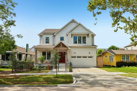 Photo of 826 Ralfallen Street, Houston, TX 77008 (MLS # 88173016)