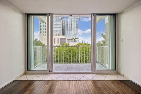 Photo of 3600 Montrose Boulevard #306, Houston, TX 77006 (MLS # 44876751)