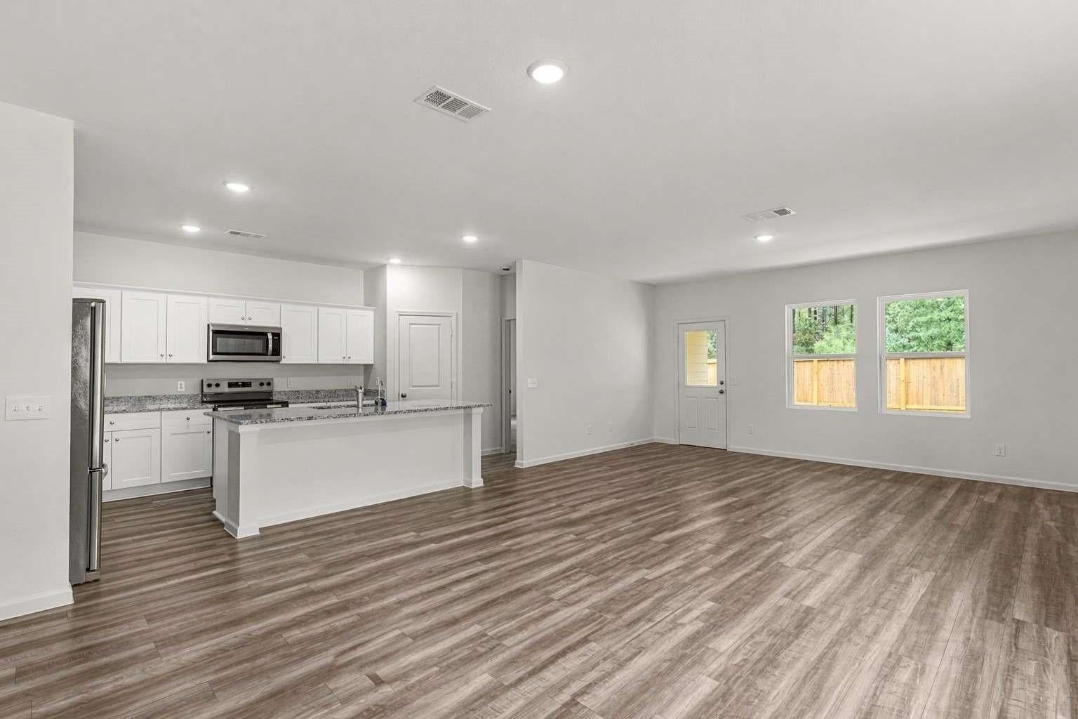 3201 Captain's Grove