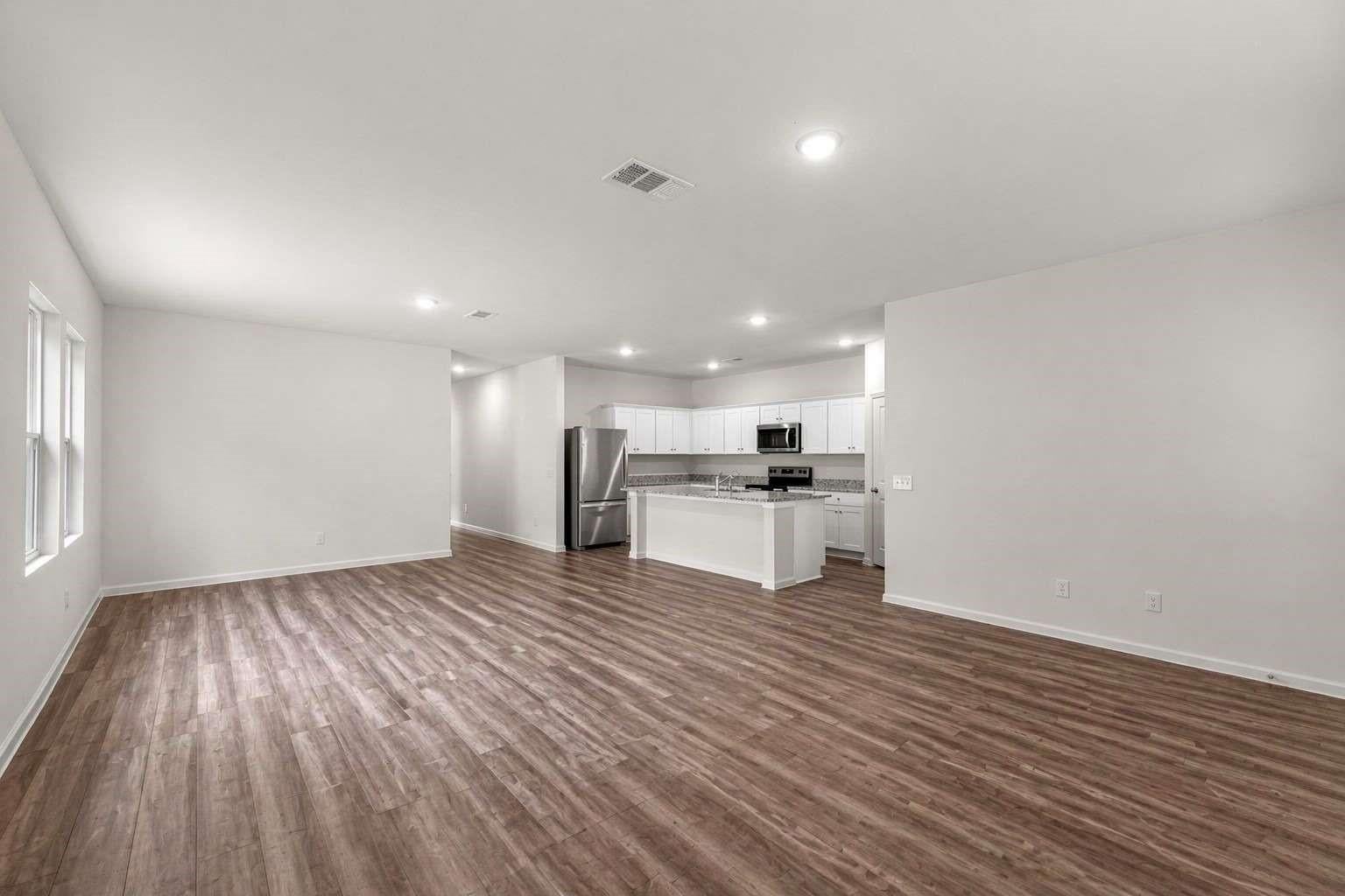 3201 Captain's Grove