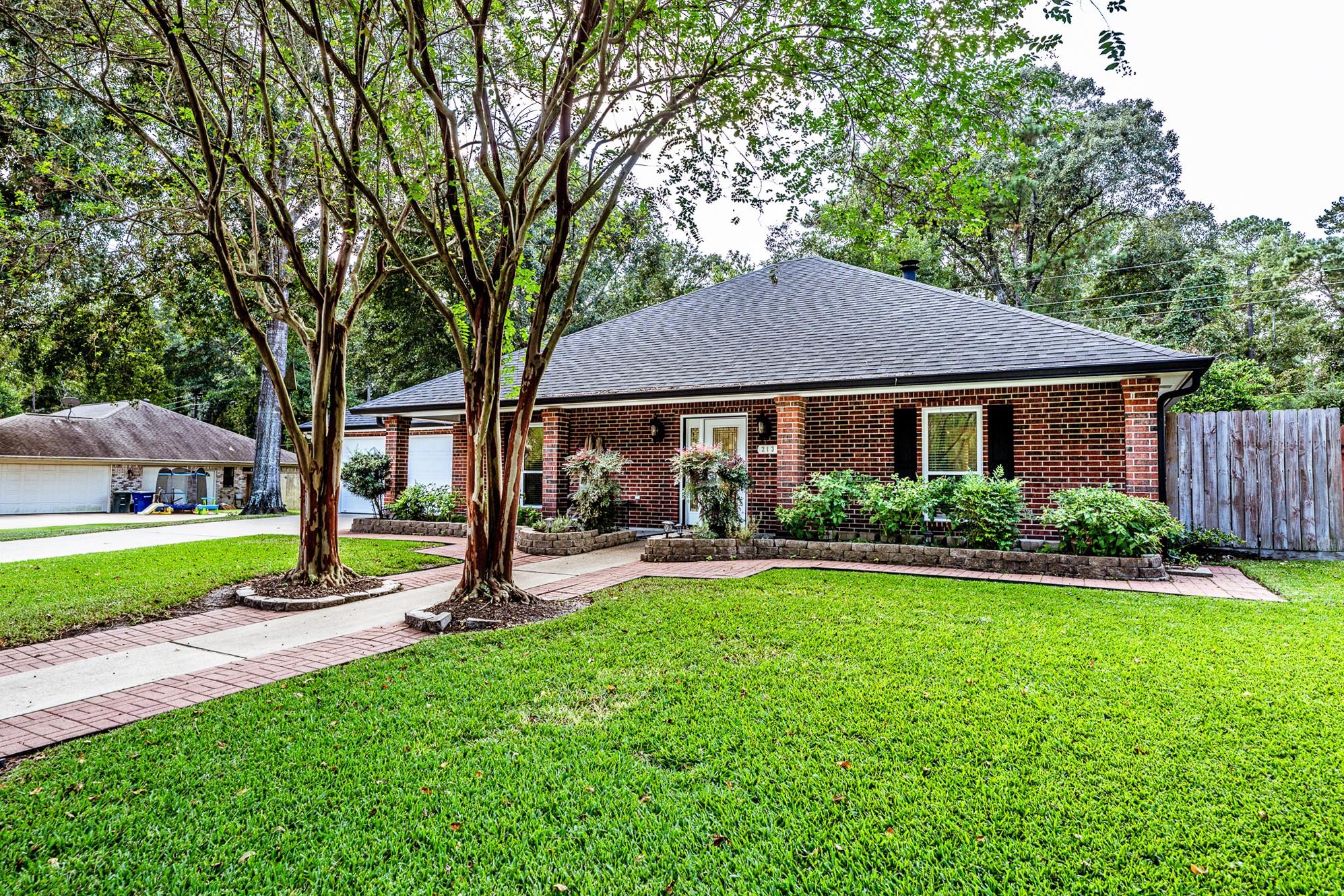 213 Broadmoor Drive