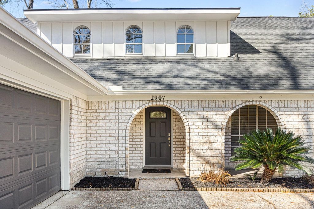 Photo of 2907 Boulder Creek Drive, Houston, TX 77339 (MLS # 81017004)