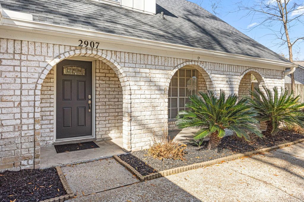 Photo of 2907 Boulder Creek Drive, Houston, TX 77339 (MLS # 81017004)