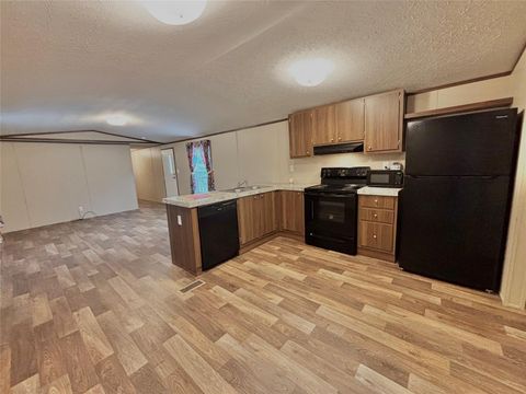 Photo of 300 Cherokee Lane, Onalaska, TX 77360 (MLS # 87104446)