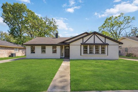 Photo of 23222 Earlmist Dr Drive, Spring, TX 77373 (MLS # 82592889)