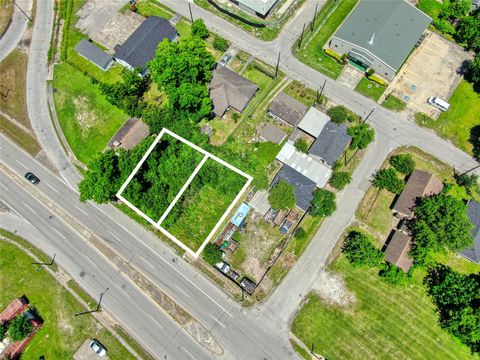 Tiny photo for 2508 Lockwood Drive, Houston, TX 77020 (MLS # 76383223)
